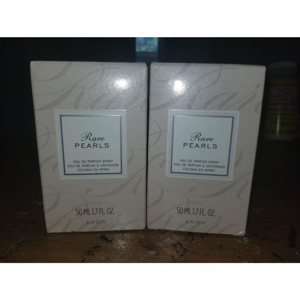 Avon set